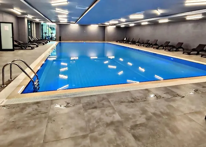 Lux 1 1 Saloon * Istanboel