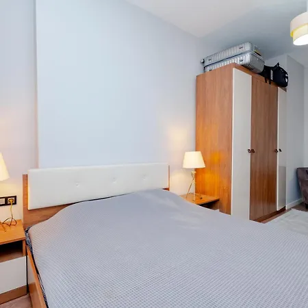 Lux 1 1 Saloon Apartment