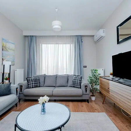 Lux 1 1 Saloon Istanbul