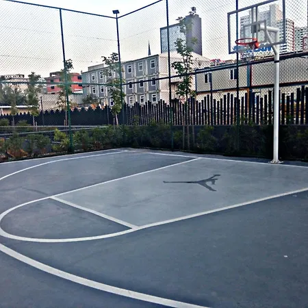 Lux 1 1 Saloon Istanbul